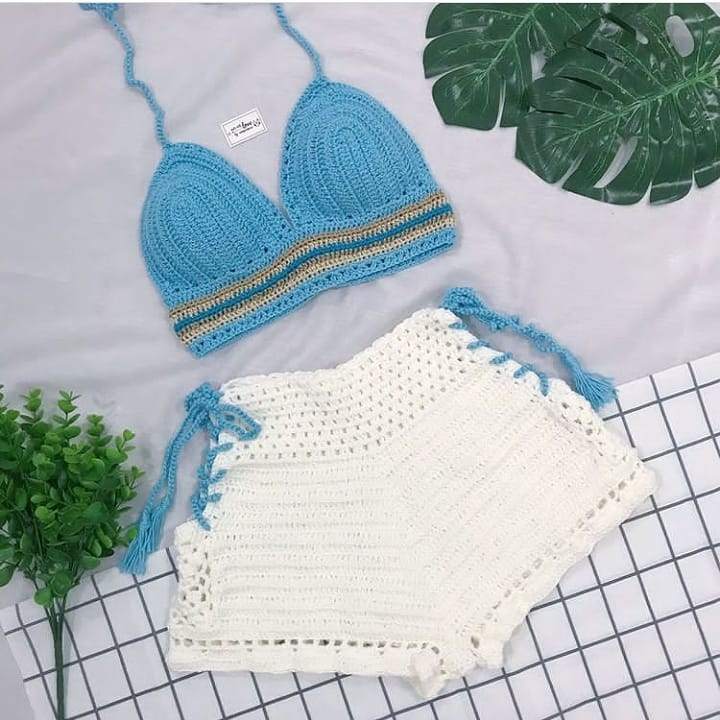 Conjunto azul e branco