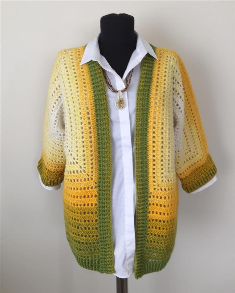 cardigan verde e amarelo