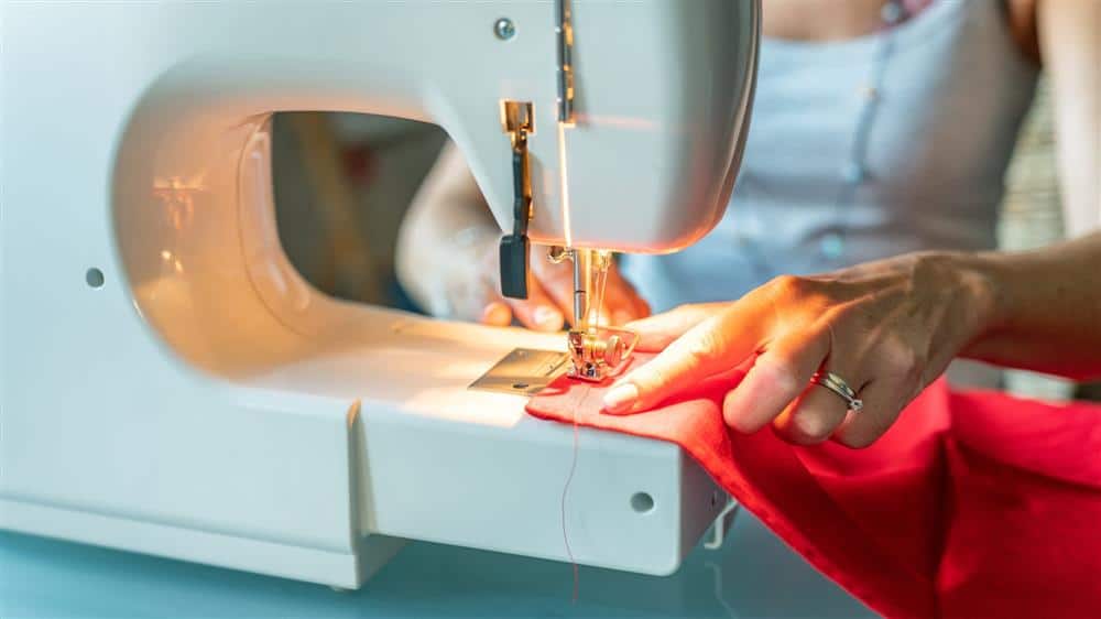 Como fazer pesponto na máquina de costura 