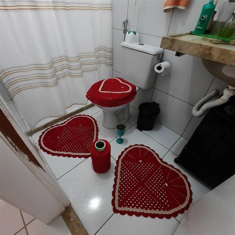 jogo de banheiro coração de crochê