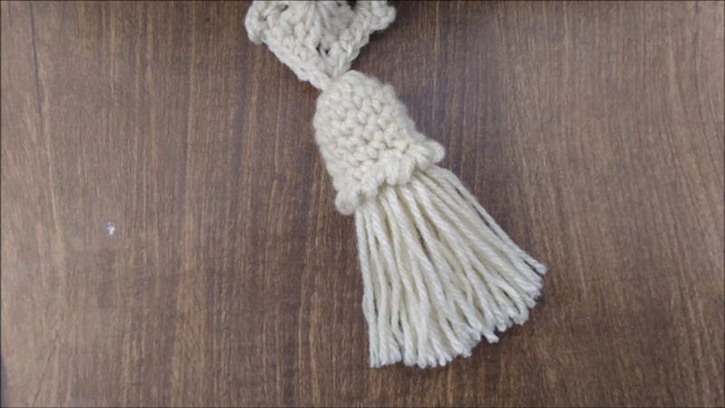 Tassel com acabamento em crochê