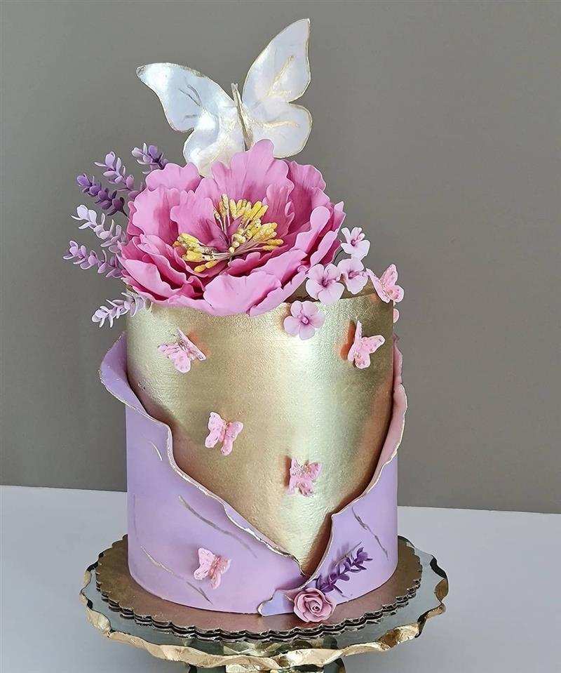 bolo de borboletas e flores