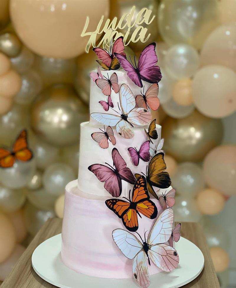 Bolo de borboletas: +95 modelos que parecem obras de arte - Artesanato  Passo a Passo!  Festas de aniversário azuis, Decoração do bolo de  aniversário, Bolos de aniversário de borboleta