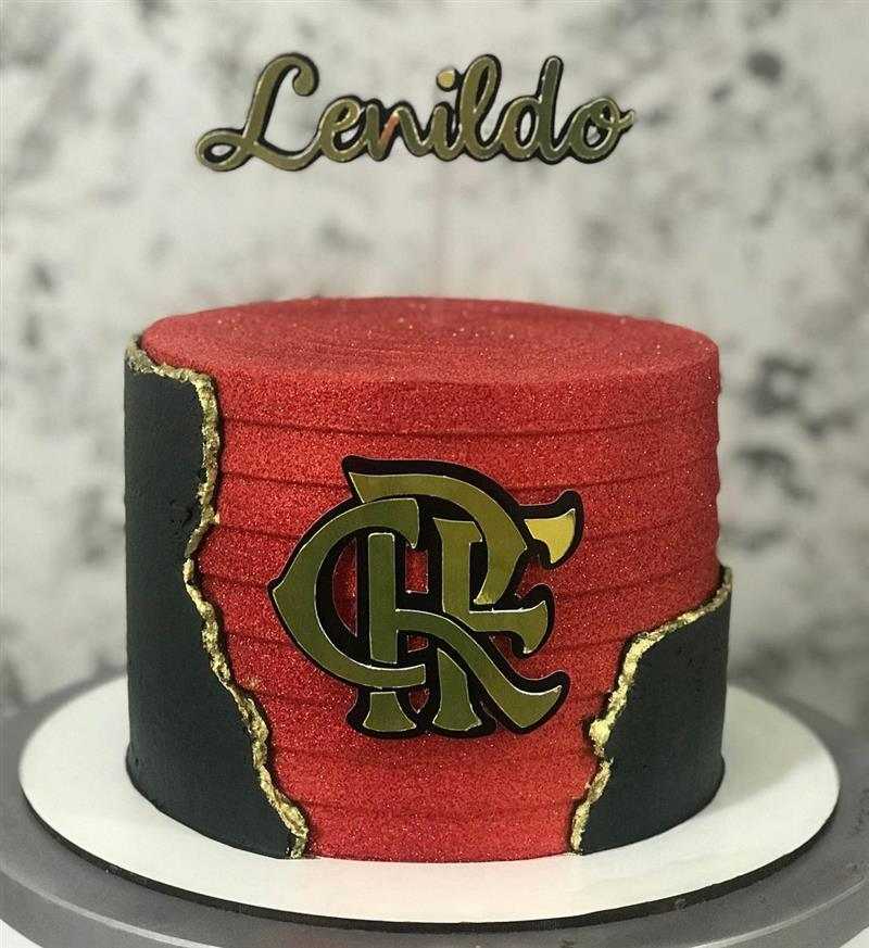 bolo do flamengo preto e vermelho