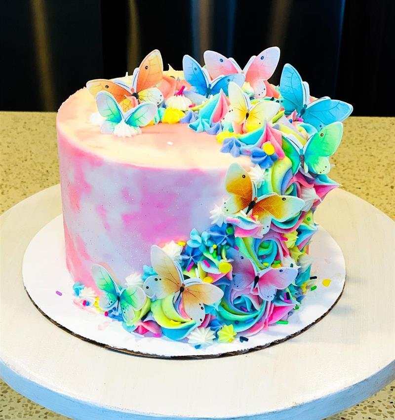 Bolo de borboletas: +95 modelos que parecem obras de arte - Artesanato  Passo a Passo!  Melhores bolos de aniversário, Bolos de aniversário cor de  rosa, Bolos de aniversário