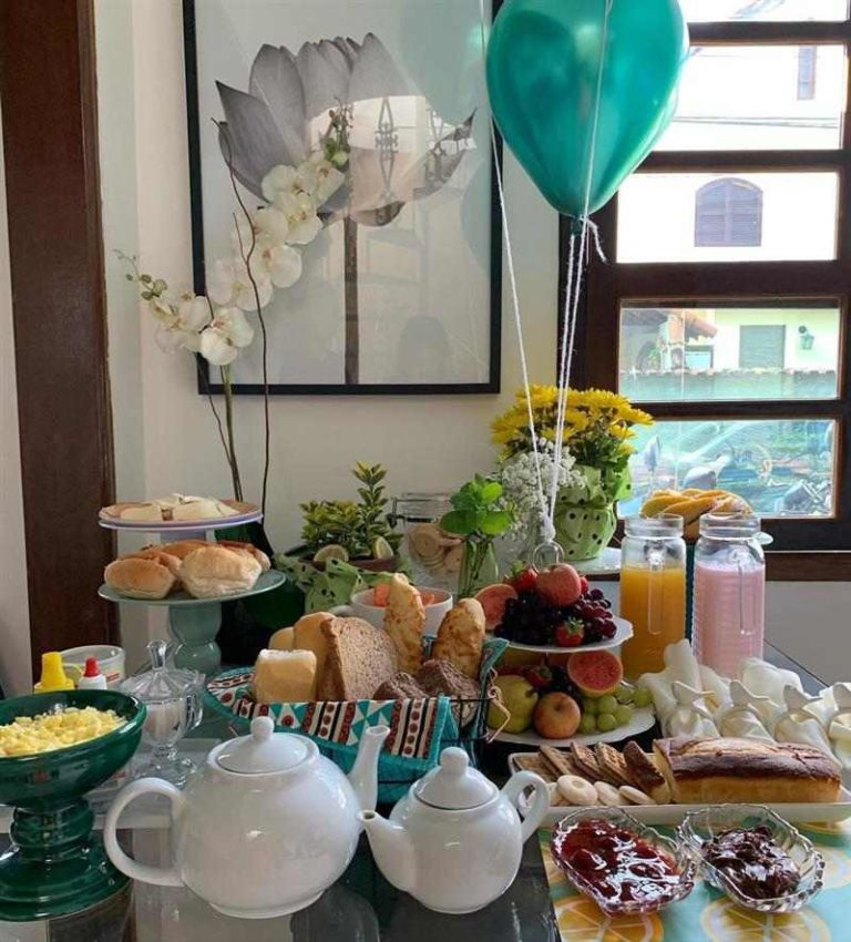 Café da manhã de aniversário: aprenda como fazer uma surpresa ...