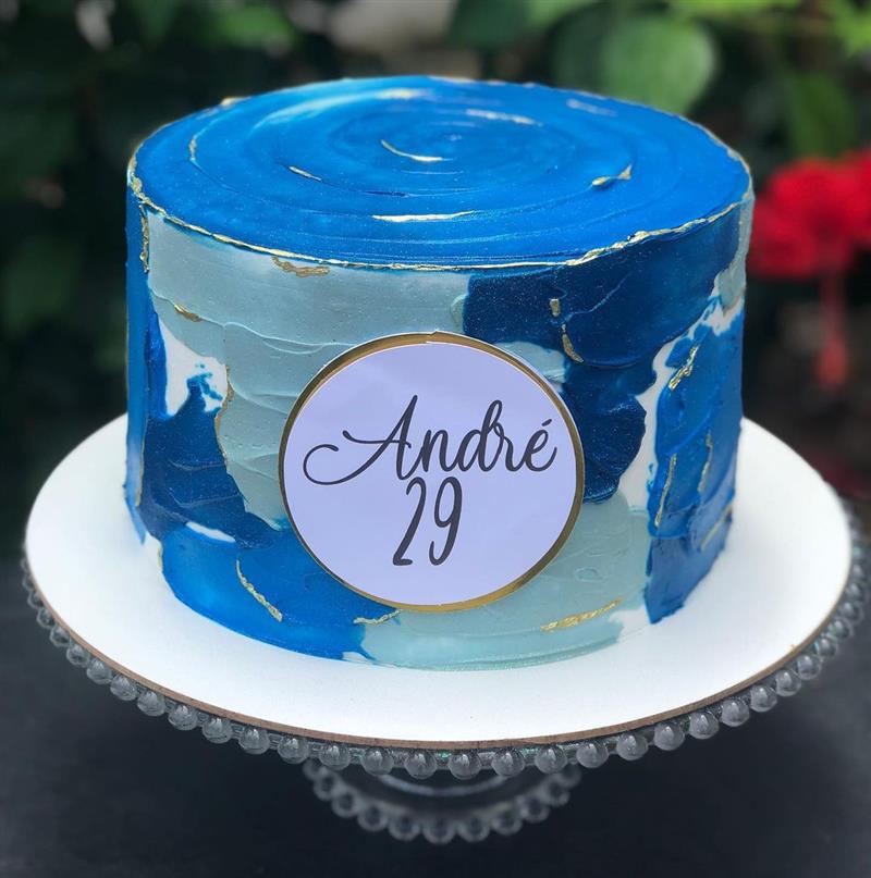 Bolo de aniversário para homem azul