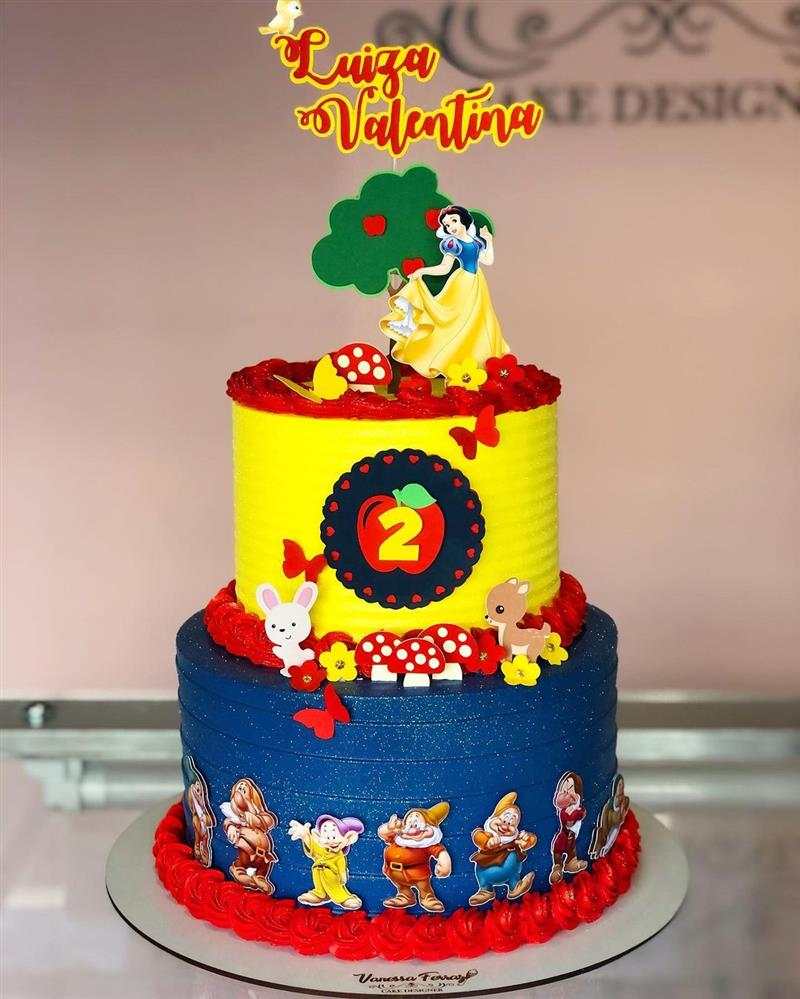 BOLO BRANCA DE NEVE 3 ANDARES 💖 