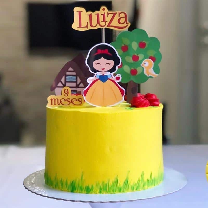 Bolo Branca de Neve com topper de papel