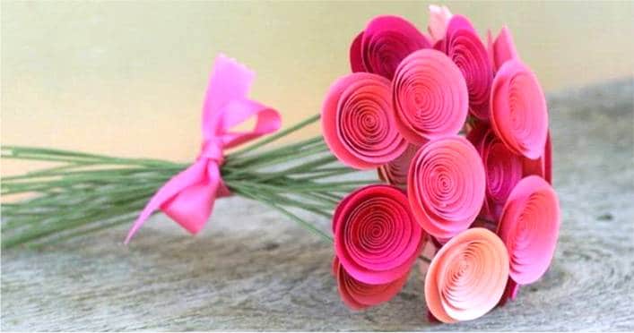 modelos de flores de papel em espiral