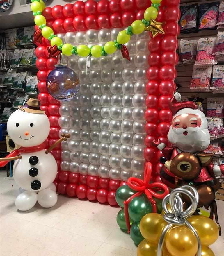 painel de natal com bexigas