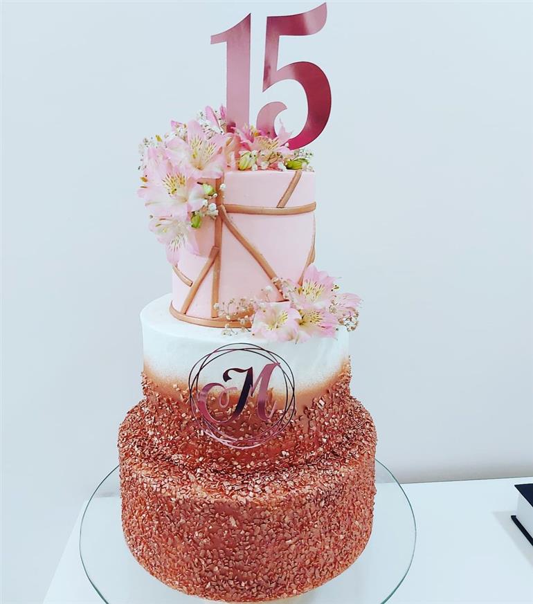 decoração de bolo de 15 anos 