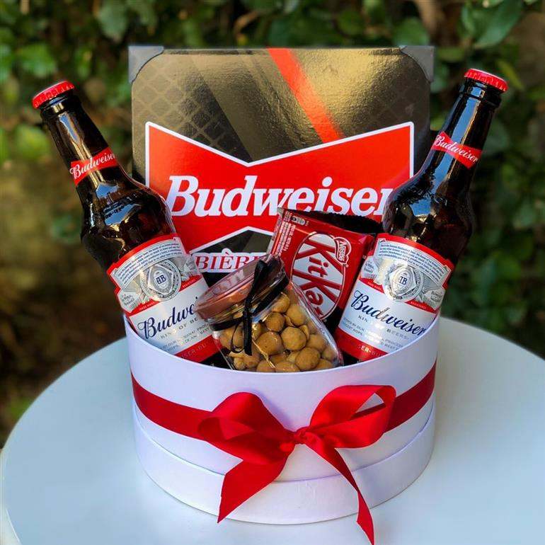cesta de aniversário para namorado com cerveja