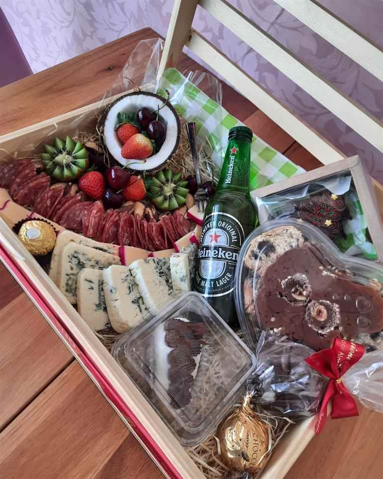 cesta de aniversário para homem com cerveja