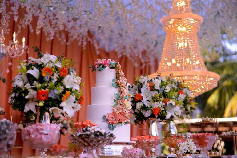 bolo de casamento com flores