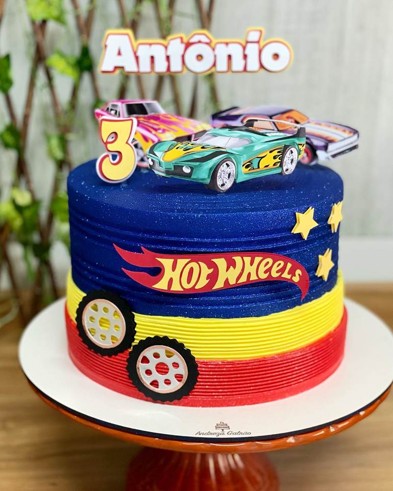 Bolo infantil/ tema de carros 