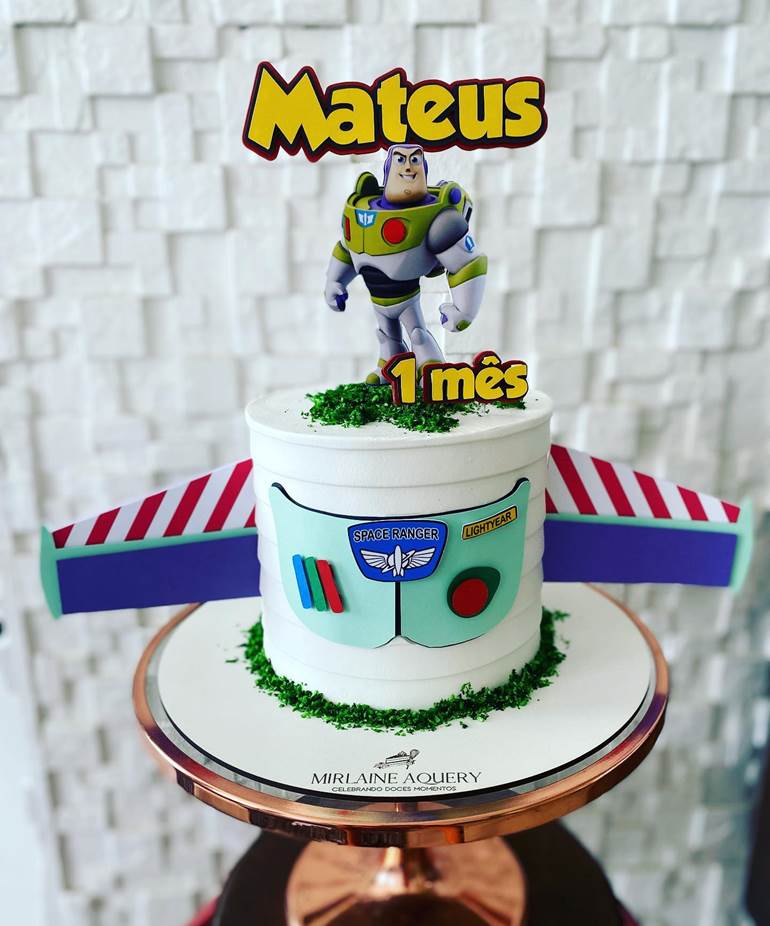 Bolo branco Buzz Lightyear