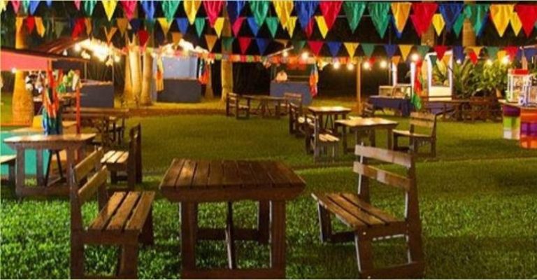 quintal decorado de festa junina