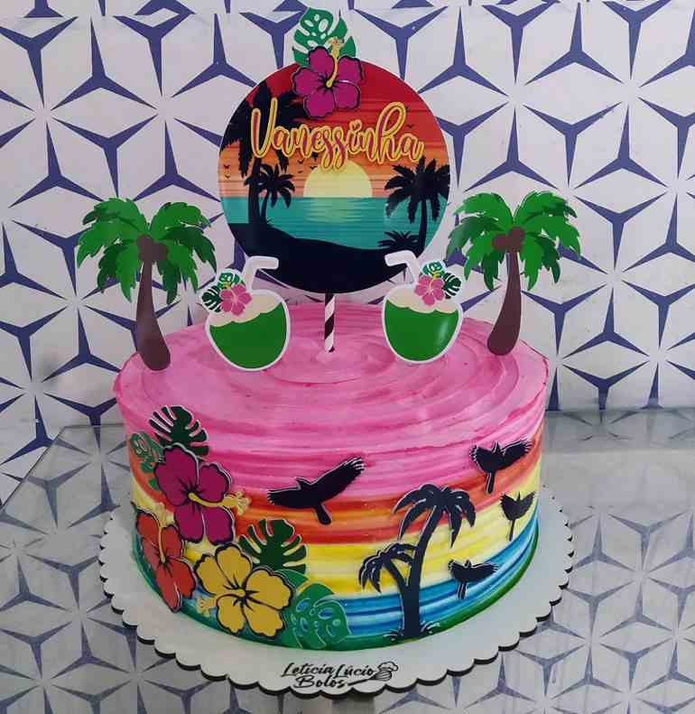 Bolo tropical de por do sol chantilly