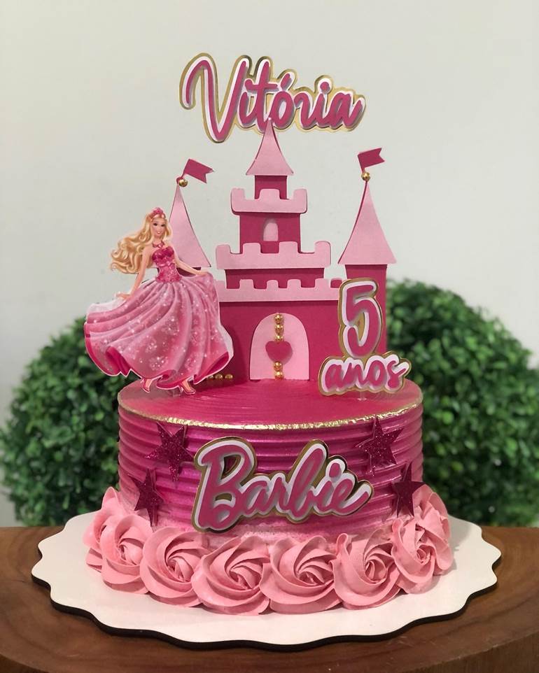 Bolo de princesa rosa