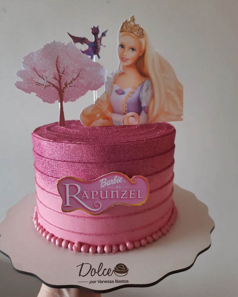 Bolo Rapunzel com glitter