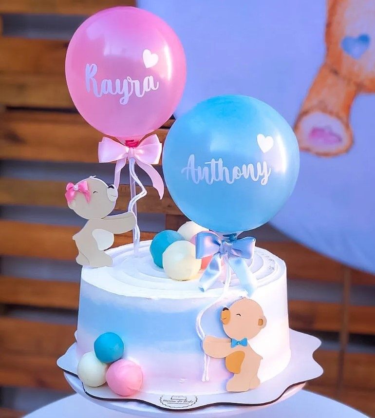 bolo para chá revelação com balões