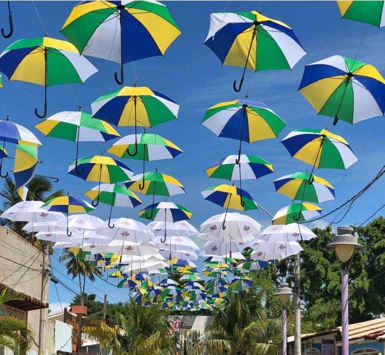 Guarda-chuvas nas cores do Brasil para Copa do Mundo