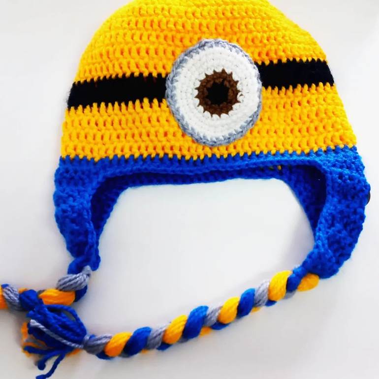 Gorro em formato de minion