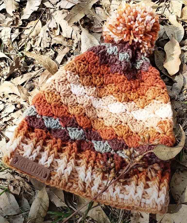 Gorro em tons de terra