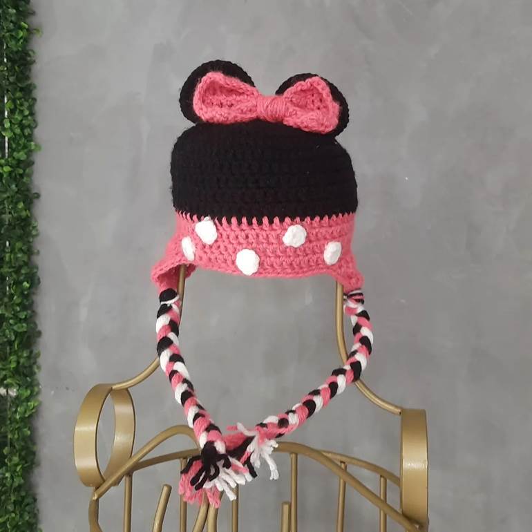 Gorro em formato de Minnie