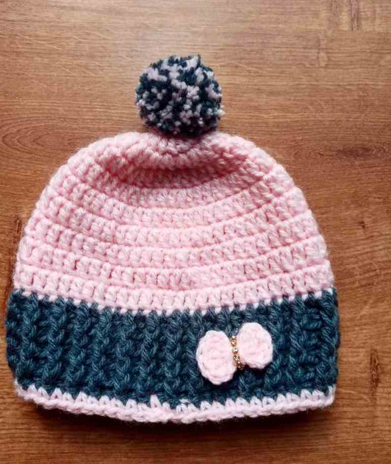 Gorro rosa claro com azul marinho