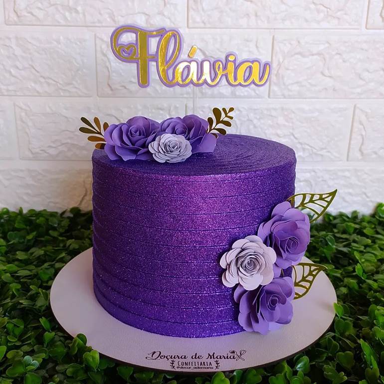 40 Ideias de bolo roxo com glitter super tendência - Artesanato