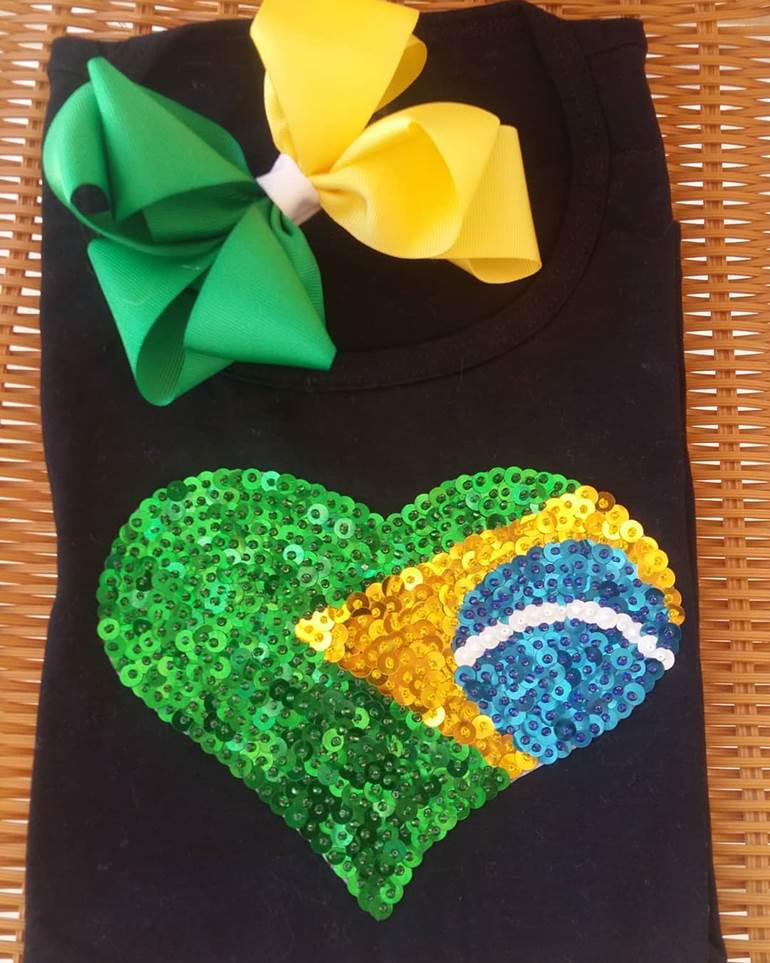 Blusa bordada do Brasil para copa do mundo