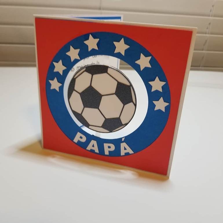 Cartão de dia dos pais com bola de futebol