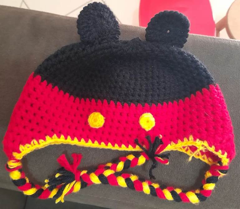 Gorro em formato de Mickey