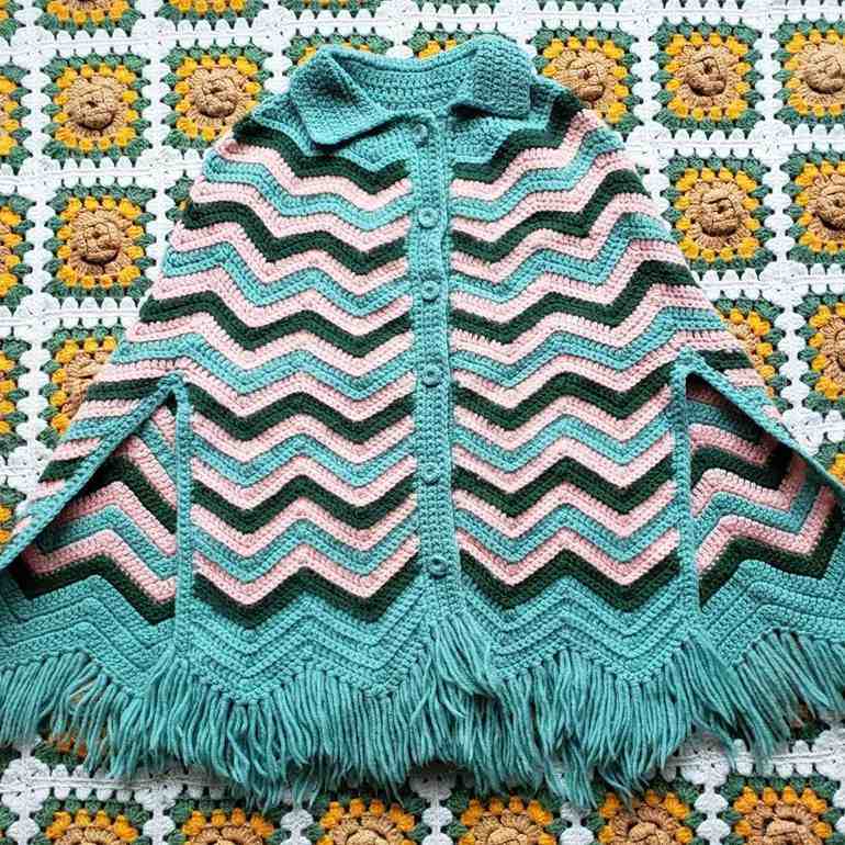 Poncho com cores variadas