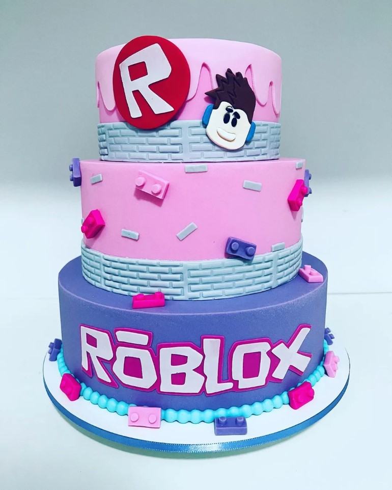 Bolo Roblox: 60 fotos para arrasar na decoração - Artesanato Passo