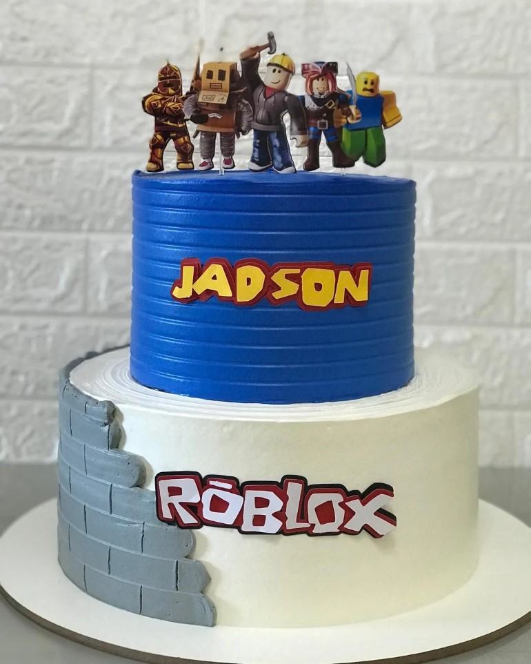 Bolo Roblox, Topper, Chantilly azul e marrom, Redondo, Espátula de  textura, Menino