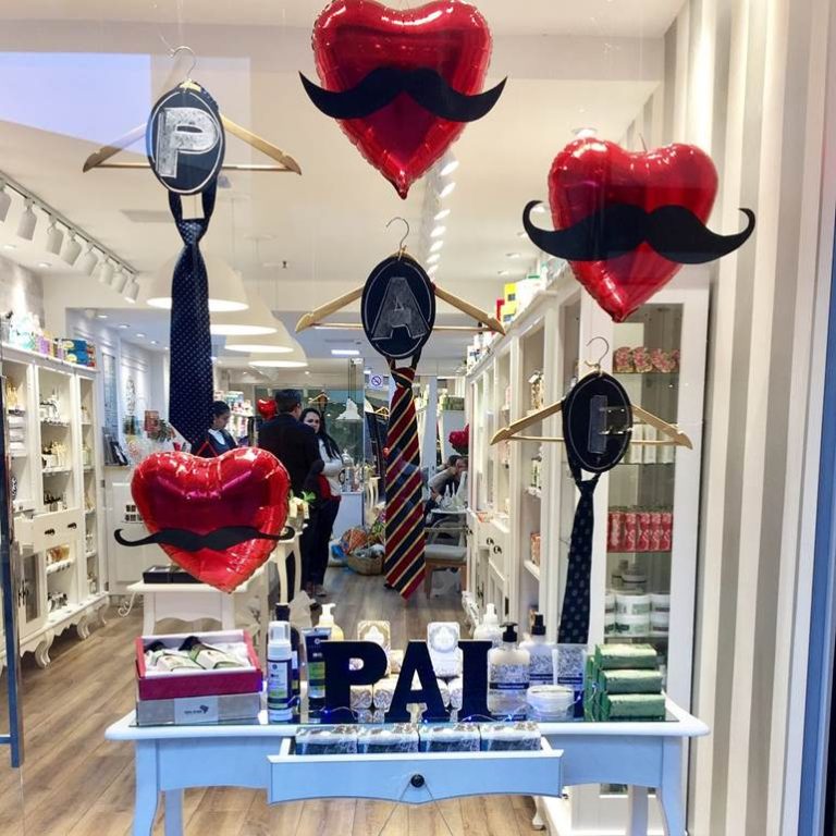 Vitrine Dia dos Pais: 24 ideias de decoração chamativas que vendem ...
