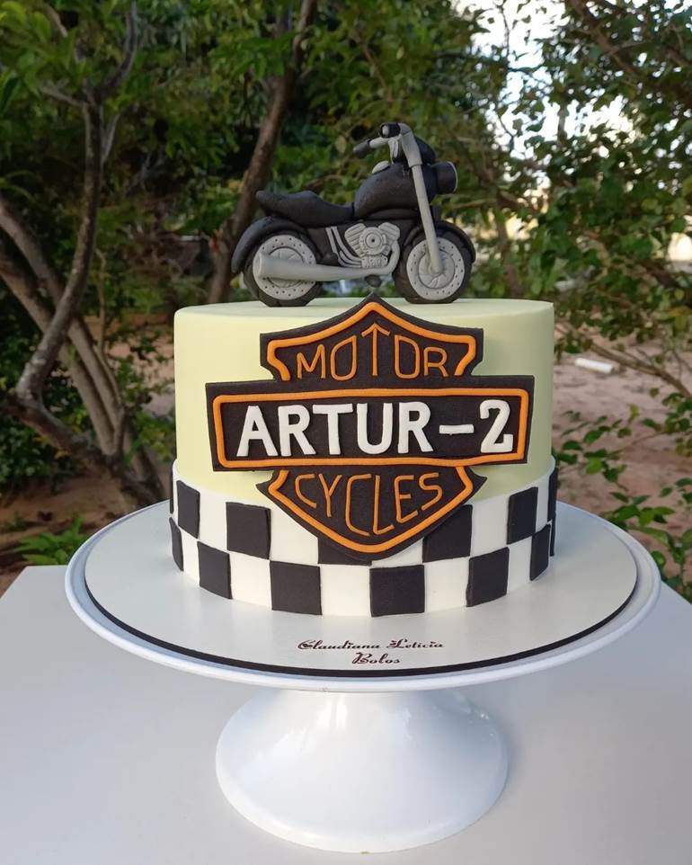 bolo de moto com pista