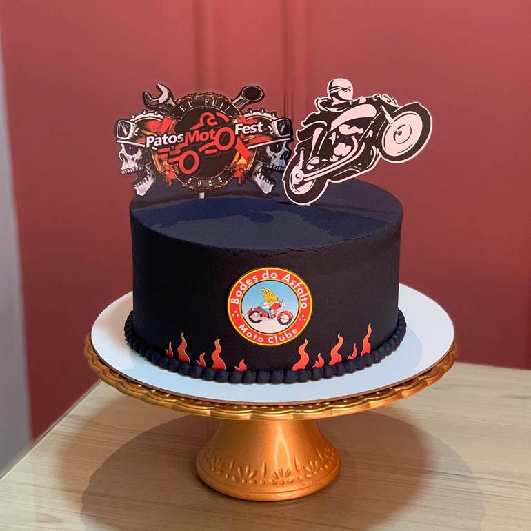 bolo de aniversario tema moto