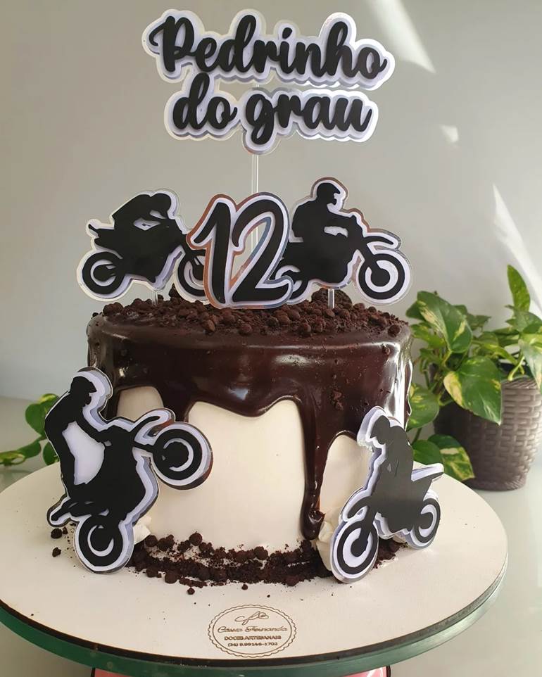 Bolo de moto: 50 decorações e 4 tutoriais para dar um grau