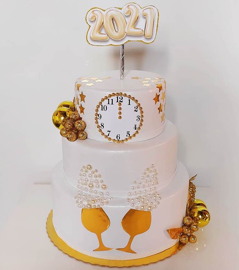 New Year's decoration fake cake