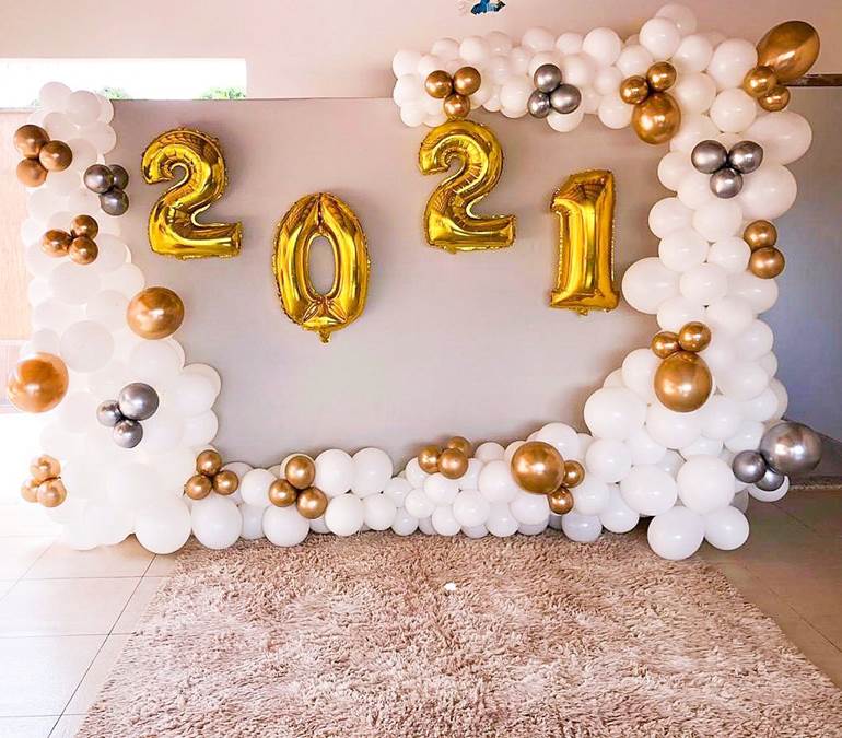 simple and cheap new year decoration
