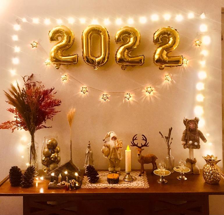 Decoração reveillon com estrelas iluminadas