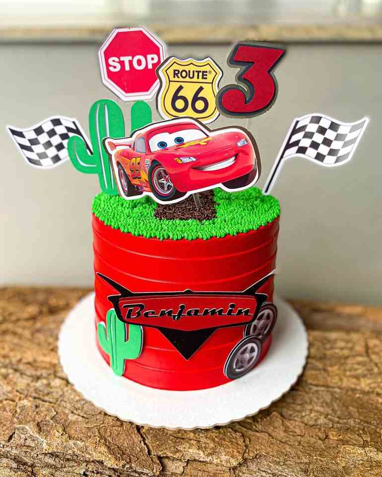 Ontem foi dia de bolo do Mcqueen para o Davi. #bolo #boloinfantil #mcqueen # carros #carrinhoemmovimento #bolosemSãoJoão #sjdr #cake #cakedesing, By  Bolos da Tamara