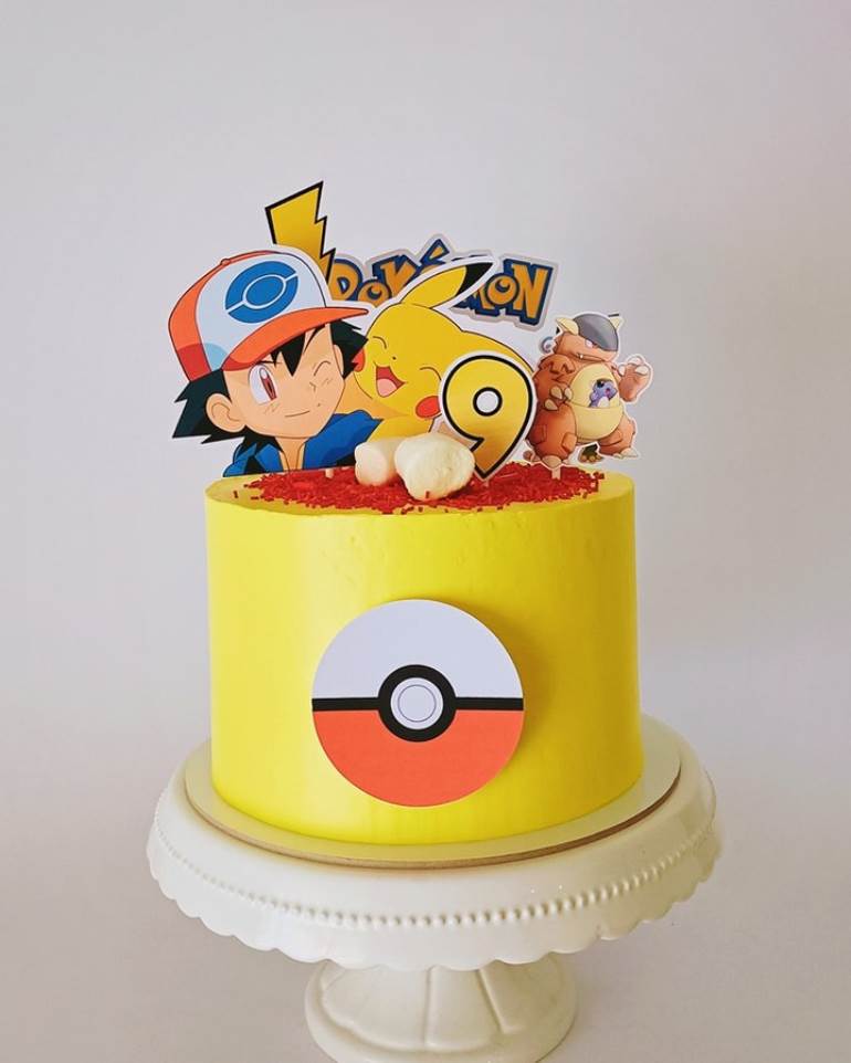 Bolo Pikachu com pokebola