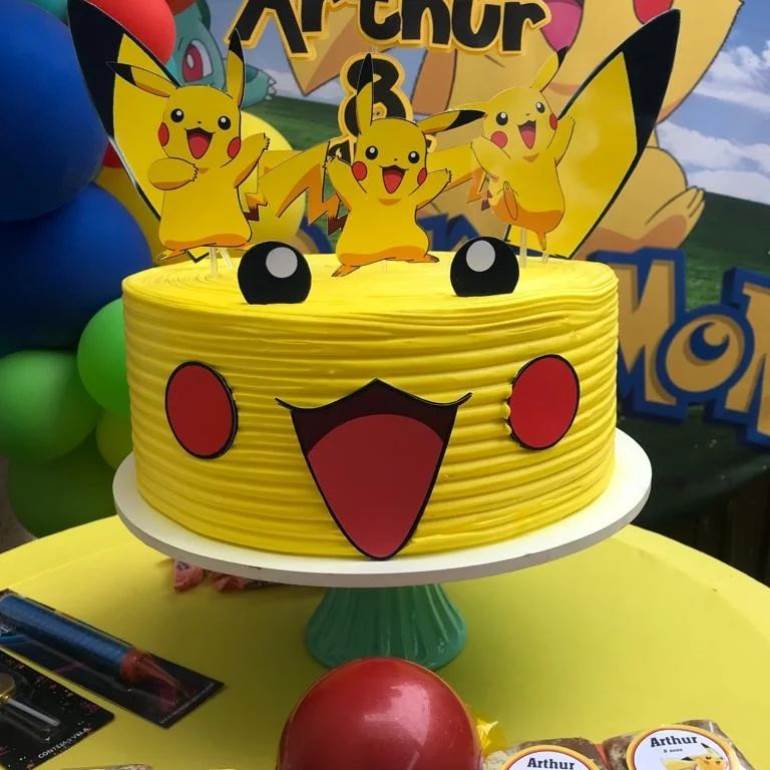 Bolo Pikachu sorrindo