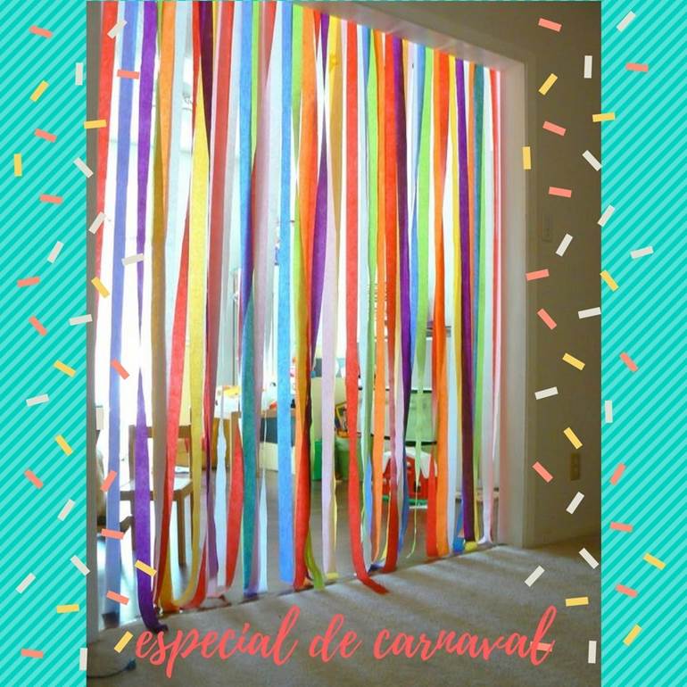 Decoração de carnaval com papel crepom