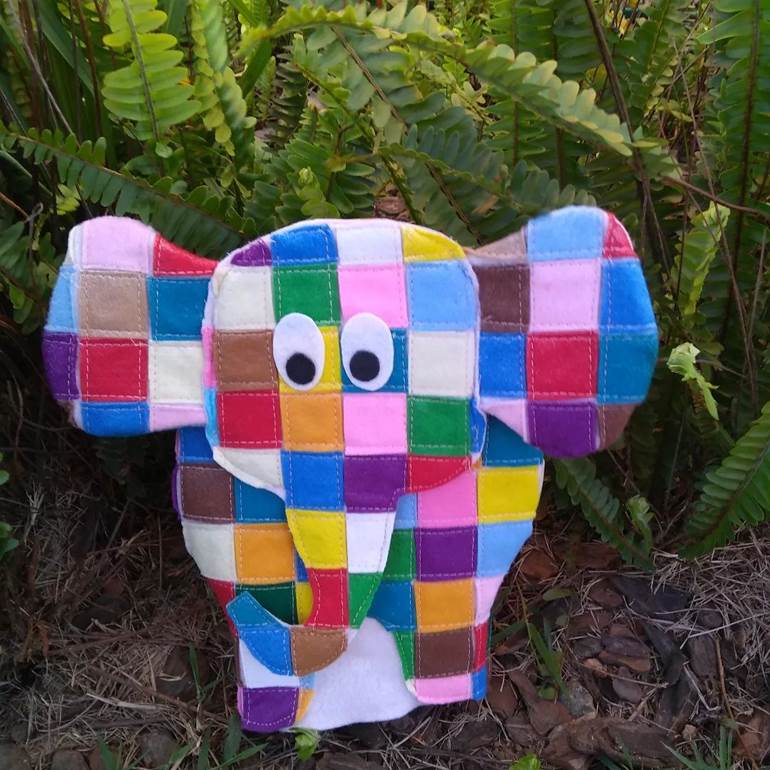Fantoche de elefante colorido